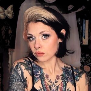 Meet your Posher, Betts